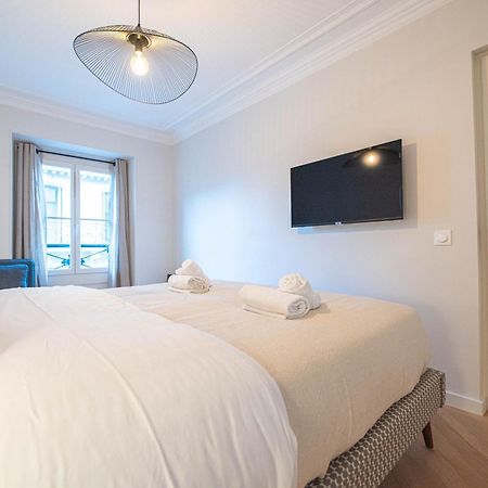Luxury apartments in Paris Center Chambre photo