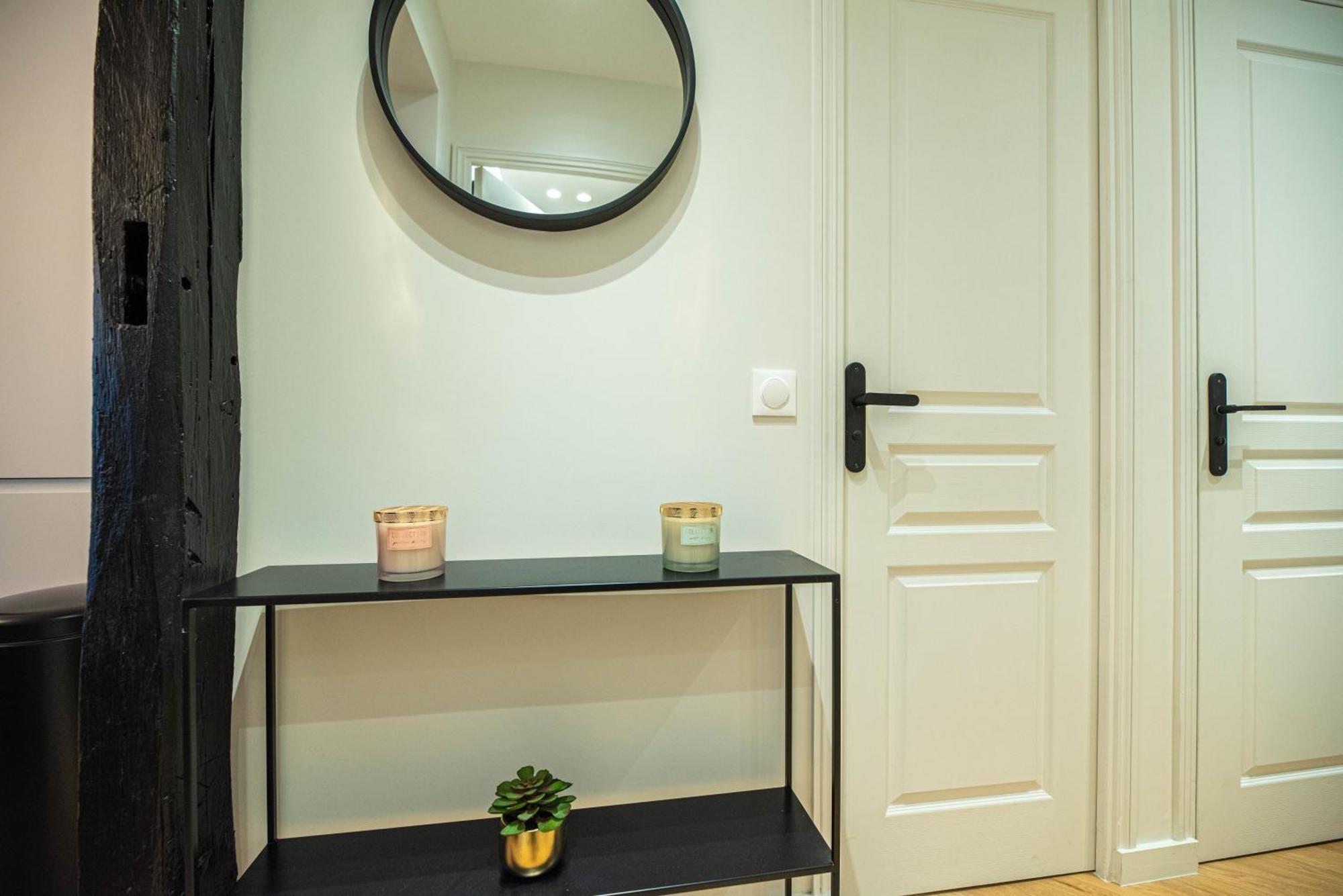 Luxury apartments in Paris Center Chambre photo