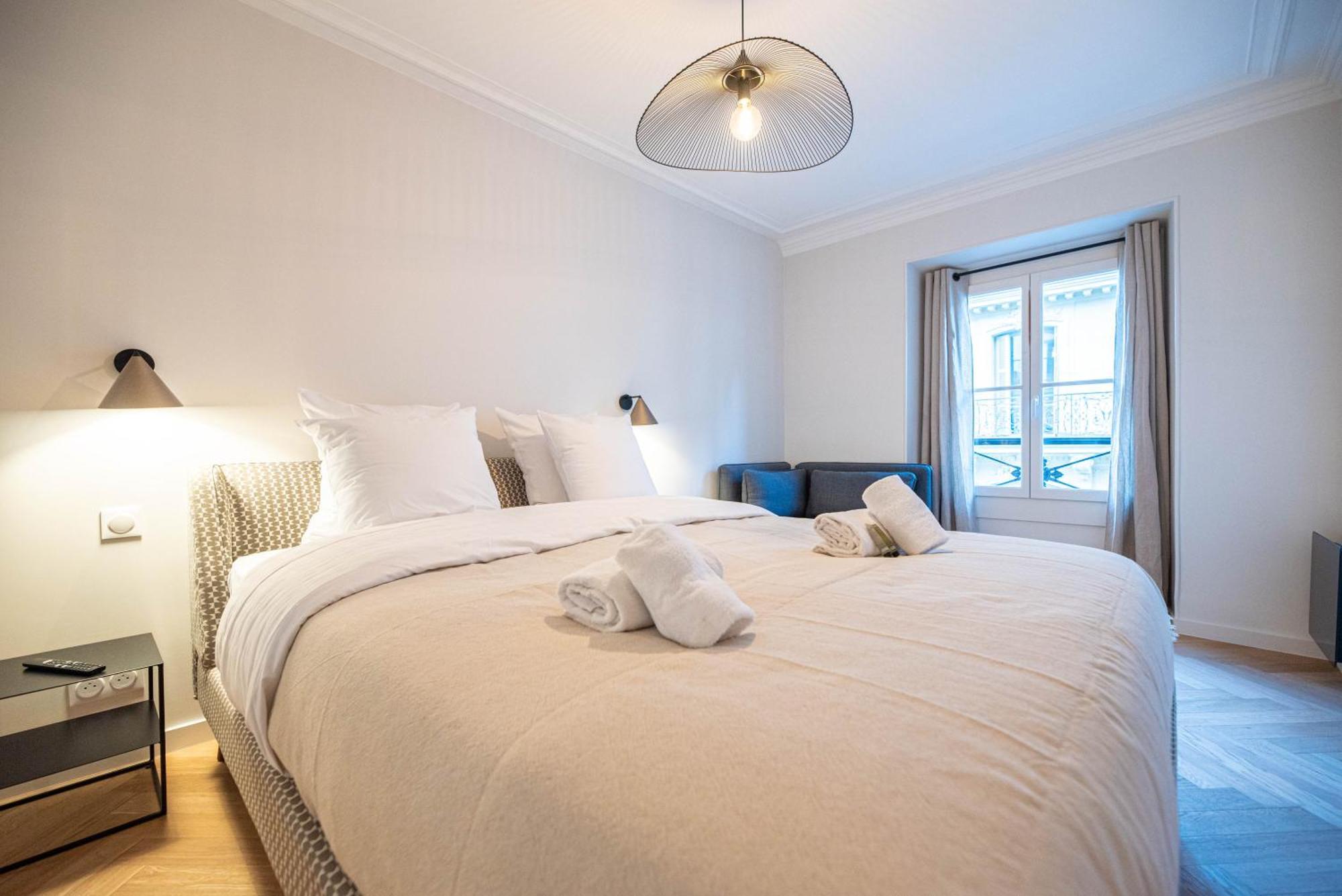 Luxury apartments in Paris Center Chambre photo