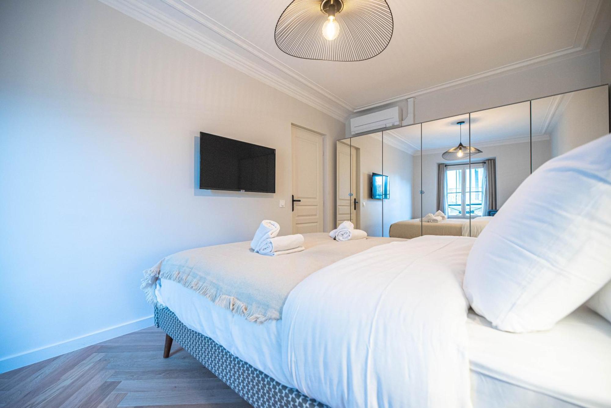 Luxury apartments in Paris Center Chambre photo